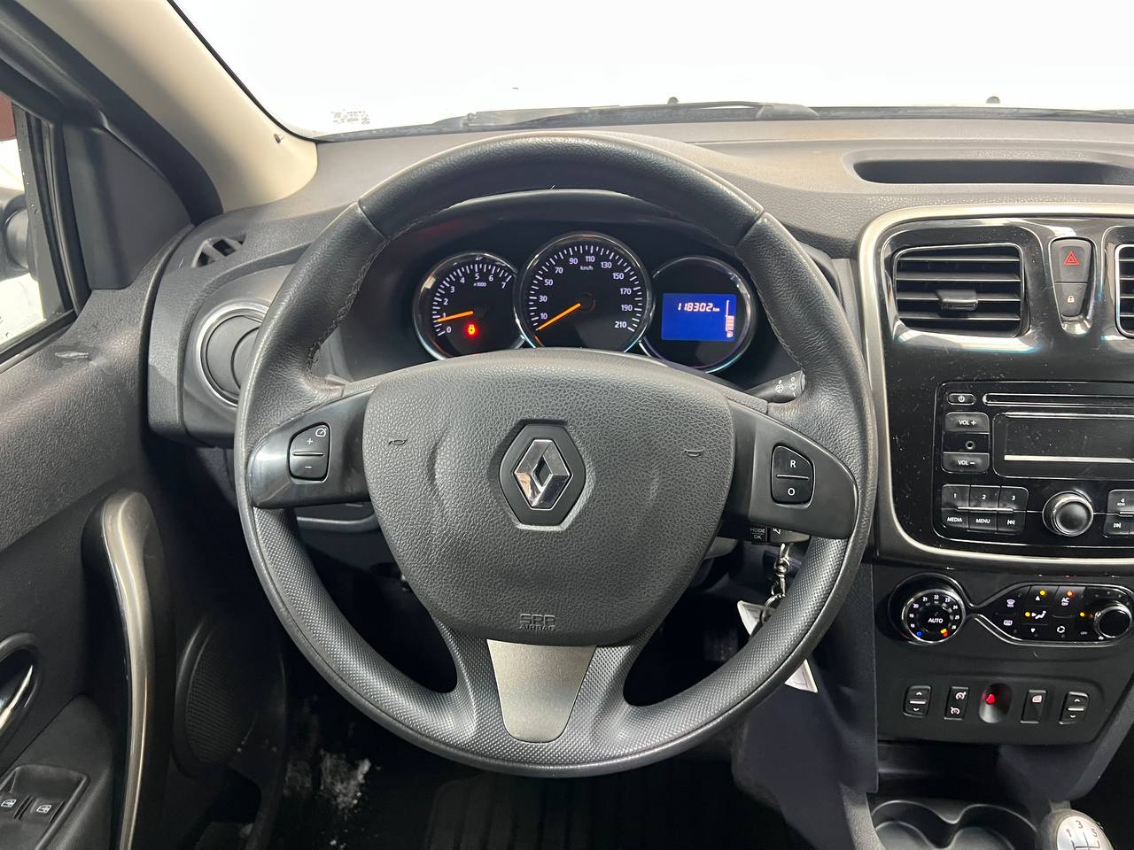 RENAULT SANDERO