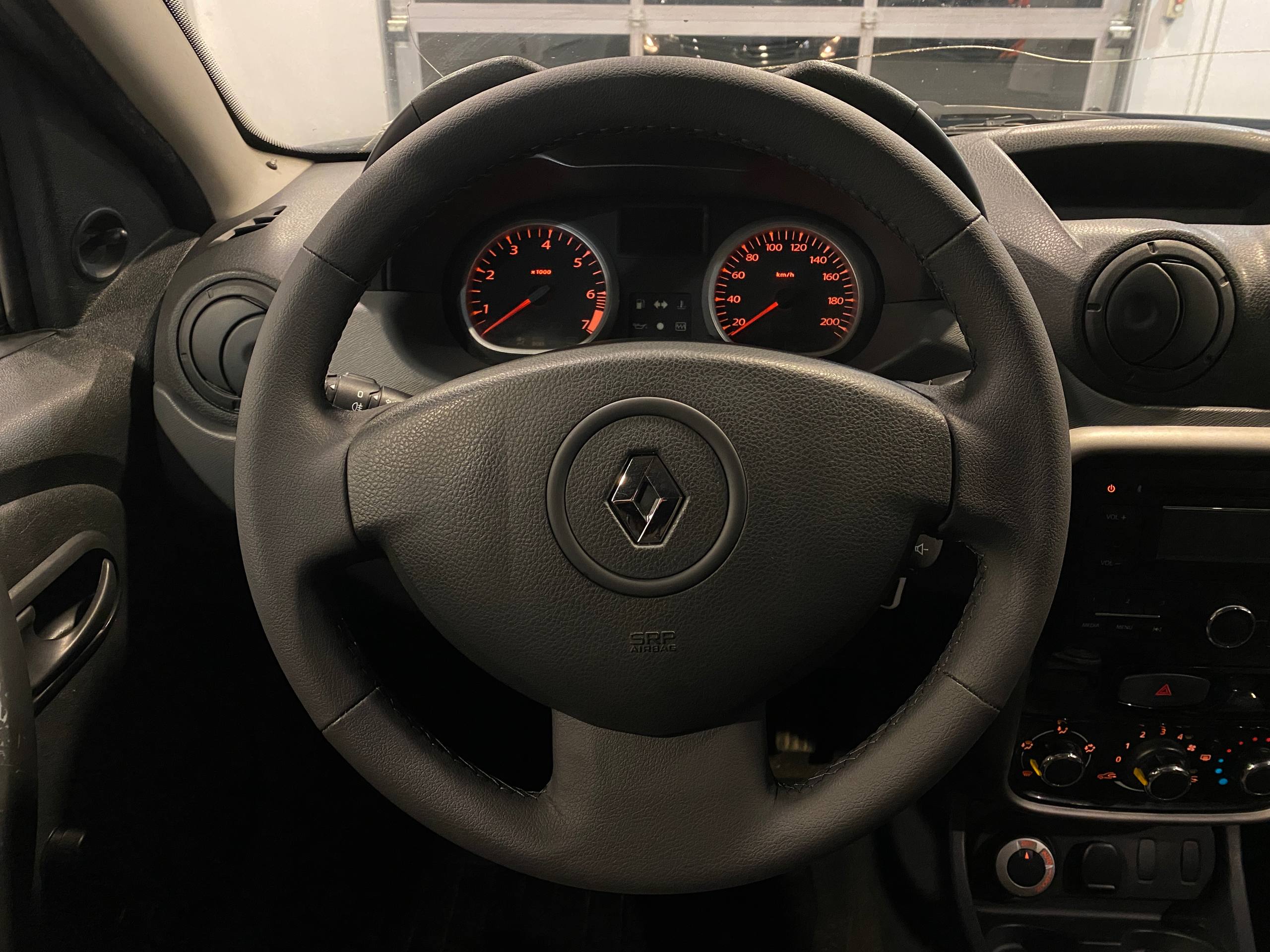 RENAULT DUSTER