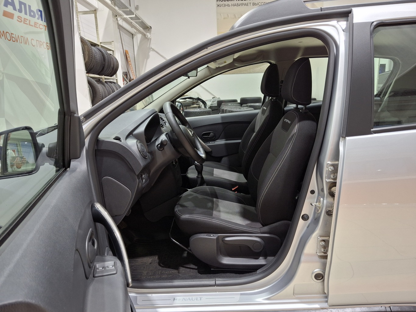 RENAULT SANDERO