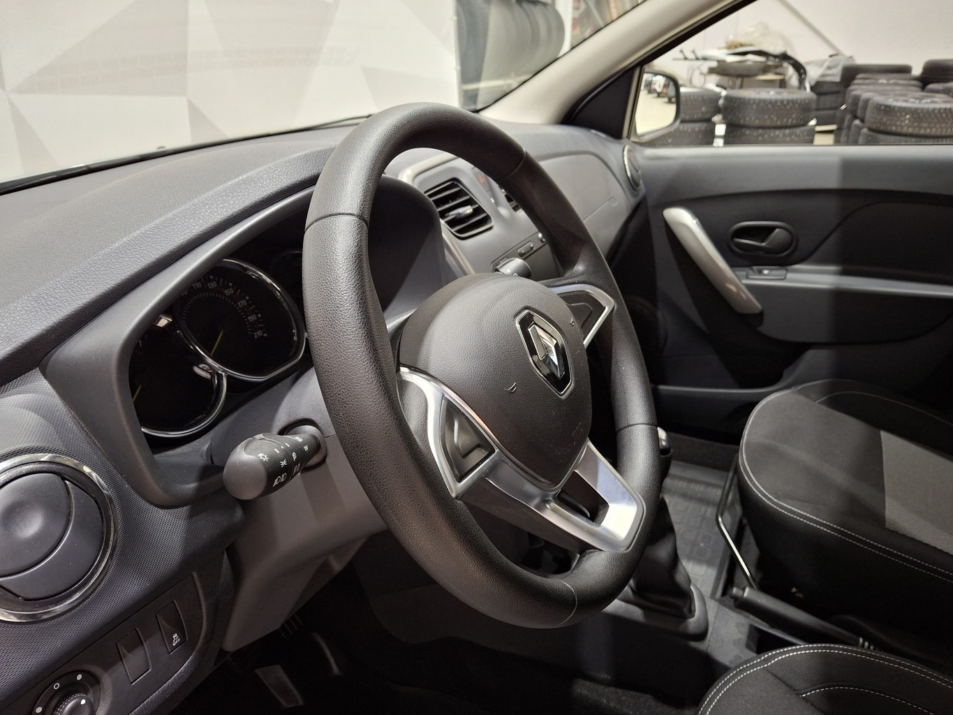 RENAULT SANDERO