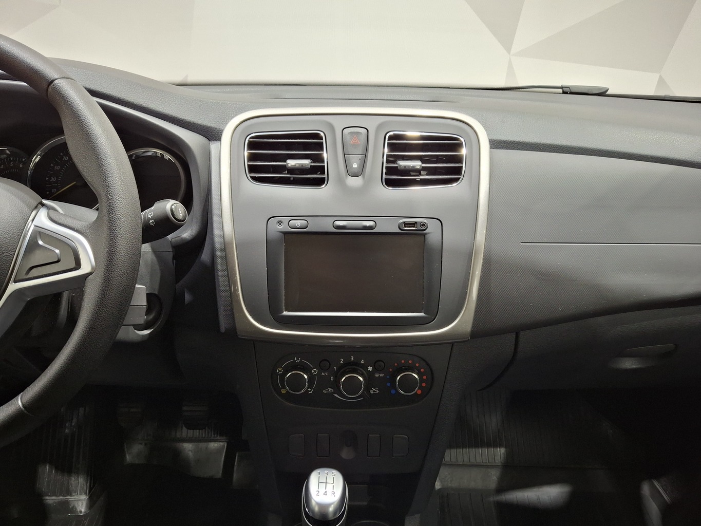 RENAULT SANDERO
