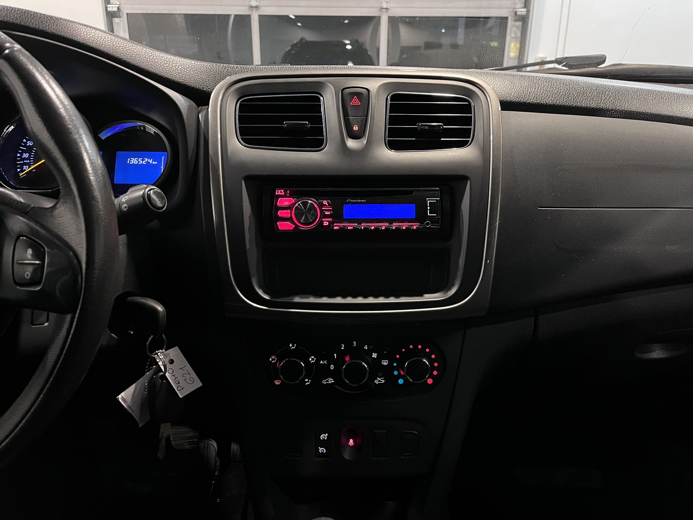 RENAULT SANDERO
