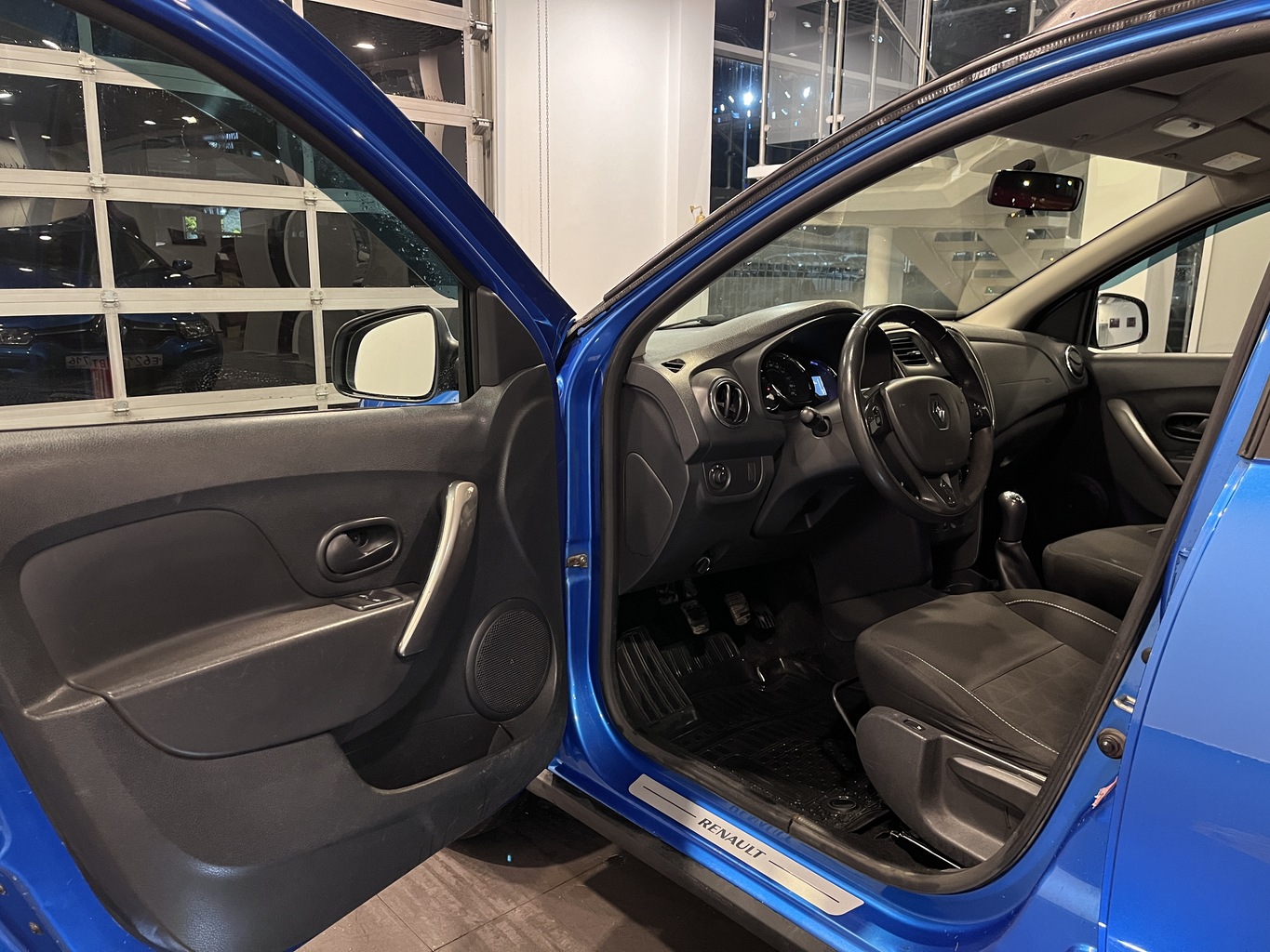 RENAULT SANDERO