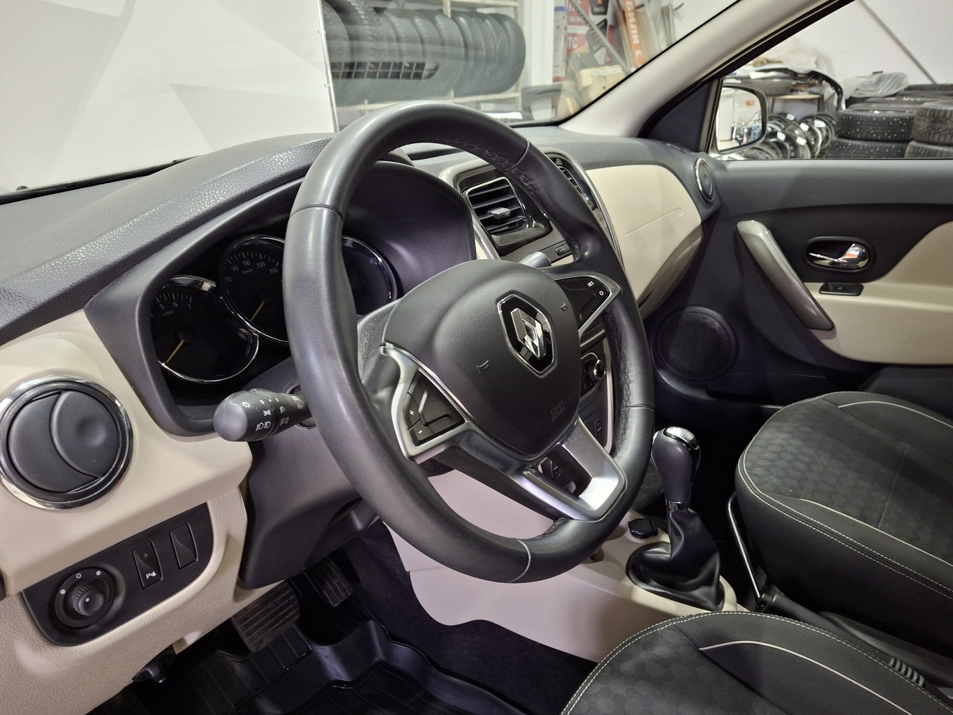 RENAULT LOGAN