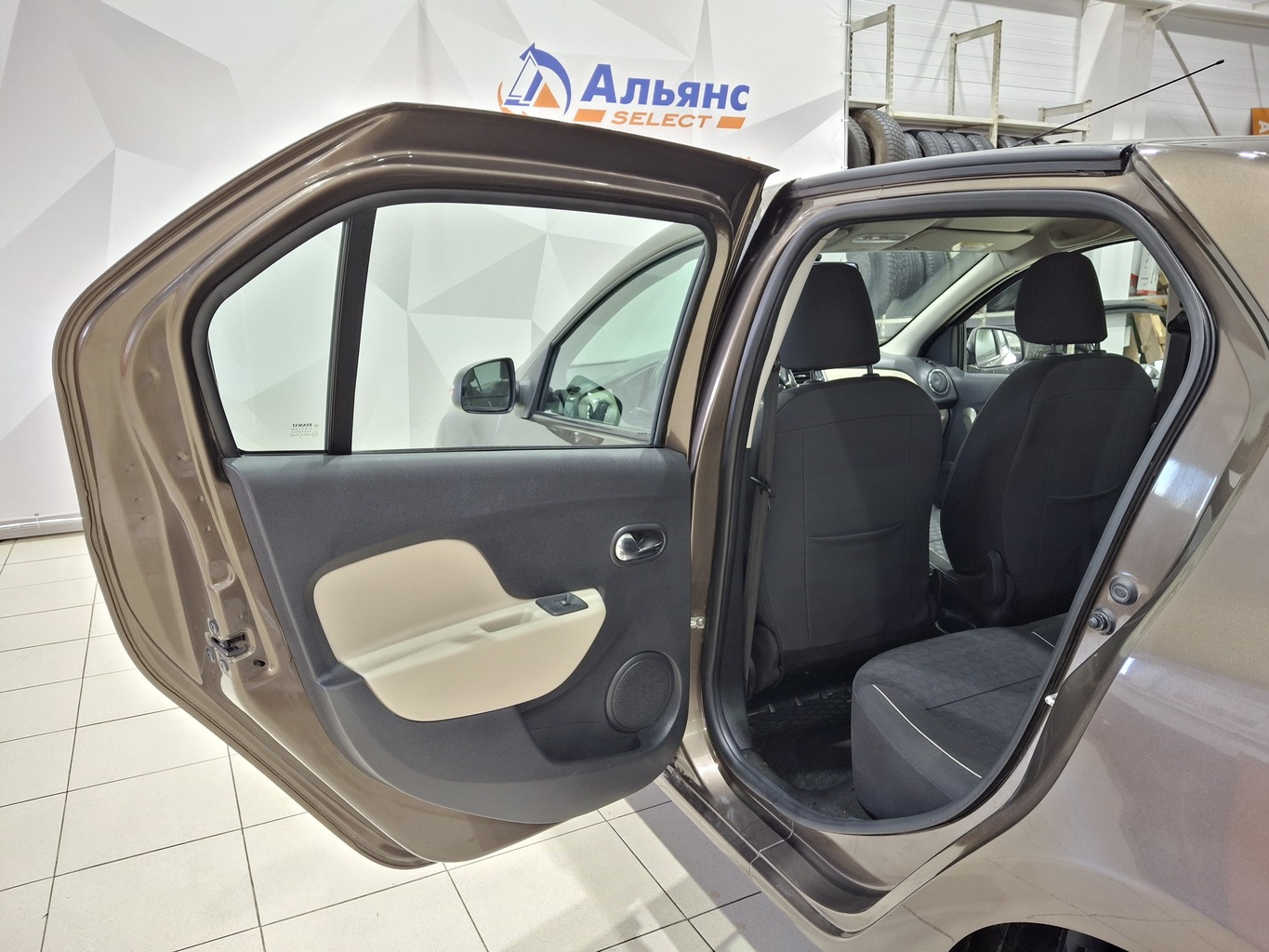 RENAULT LOGAN