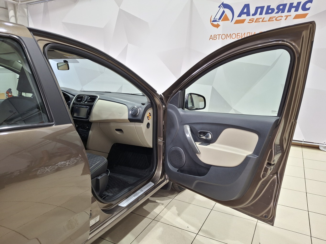 RENAULT LOGAN