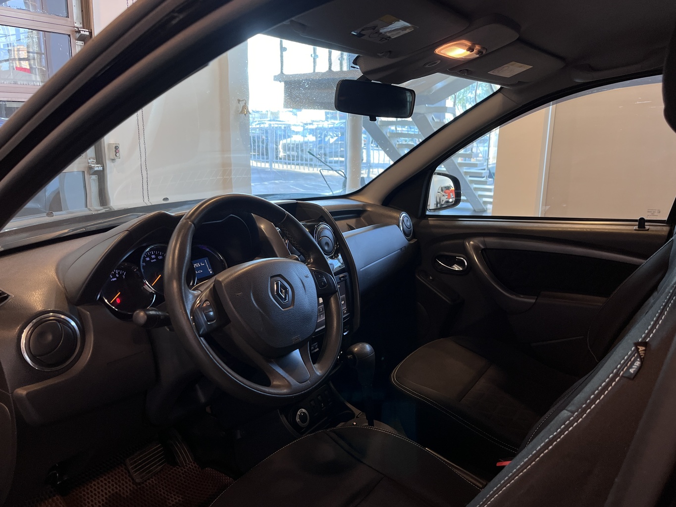 RENAULT DUSTER