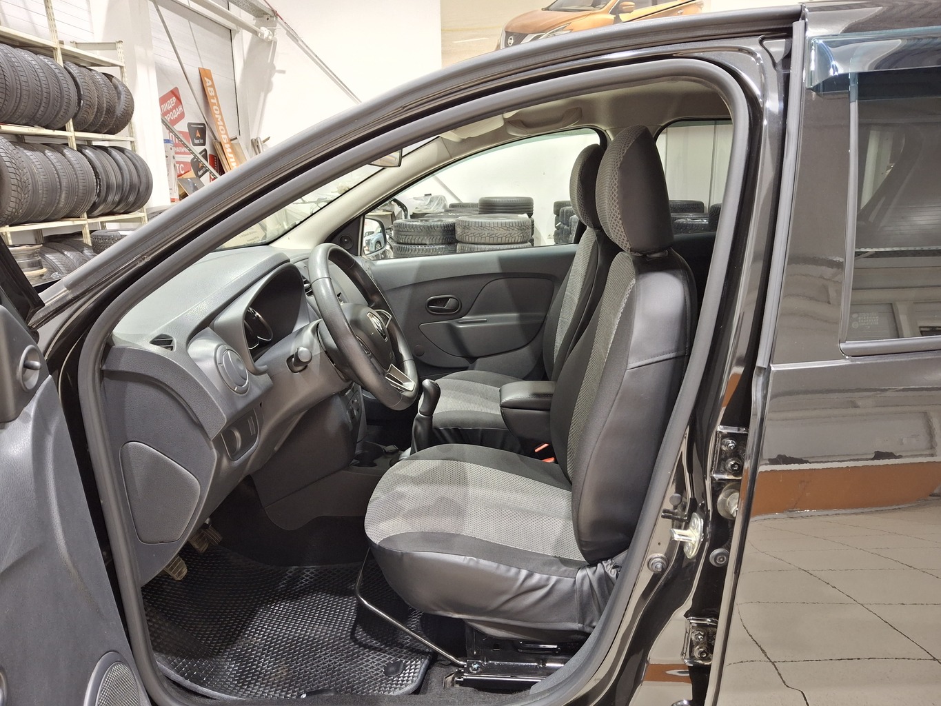 RENAULT SANDERO