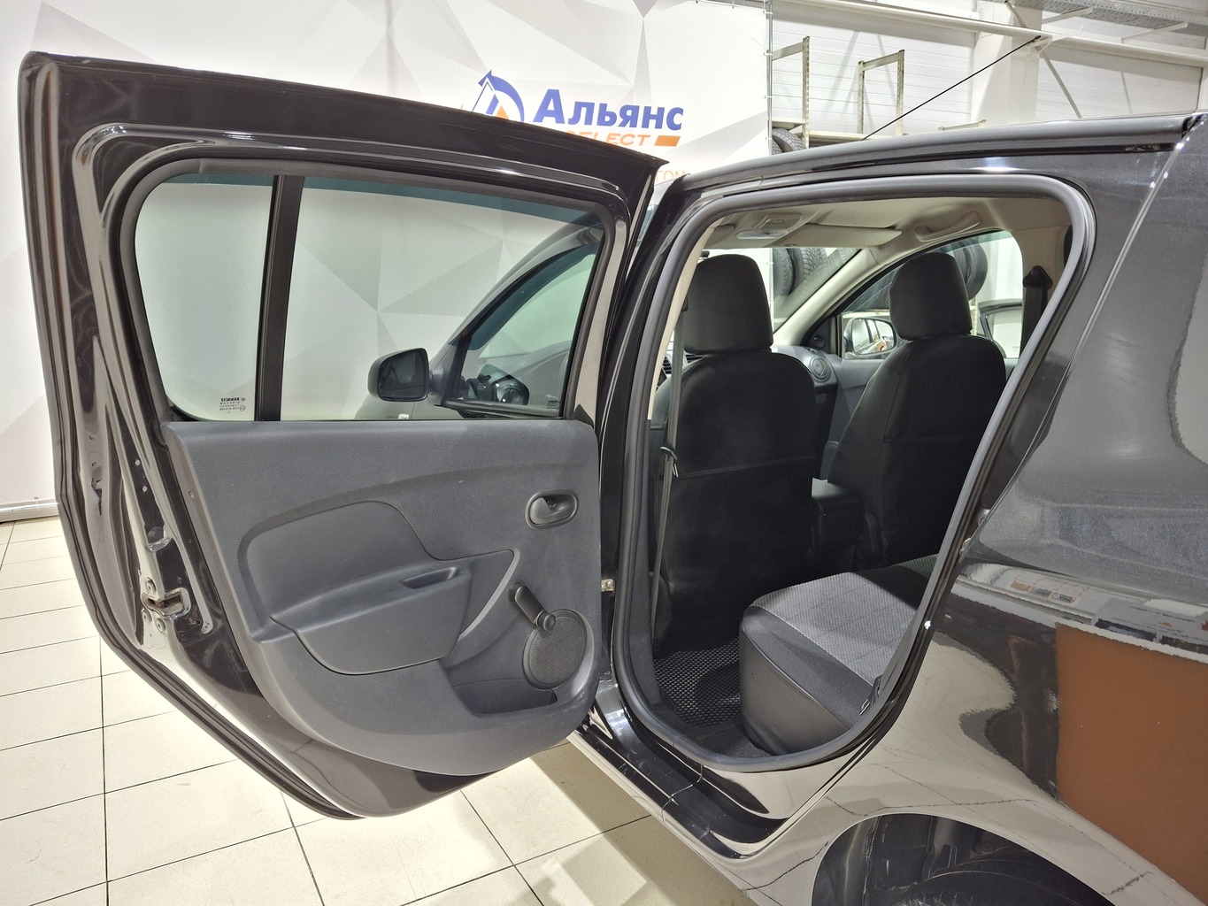 RENAULT SANDERO