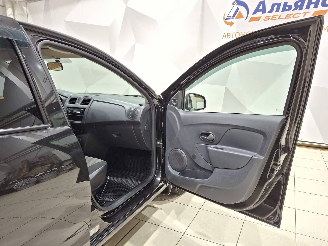 RENAULT SANDERO