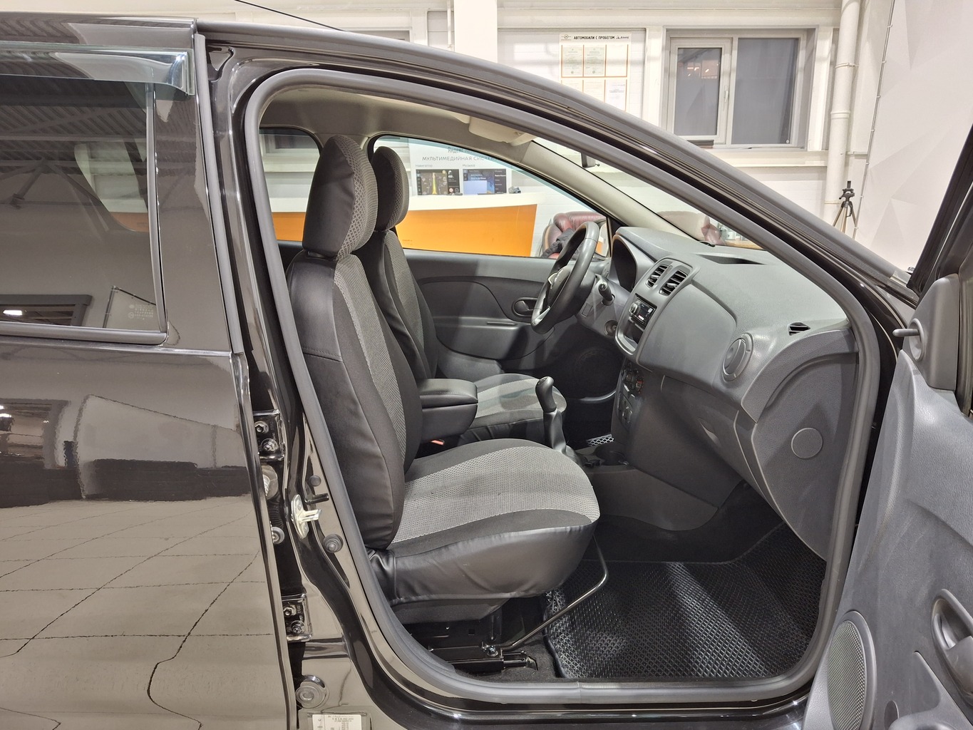 RENAULT SANDERO