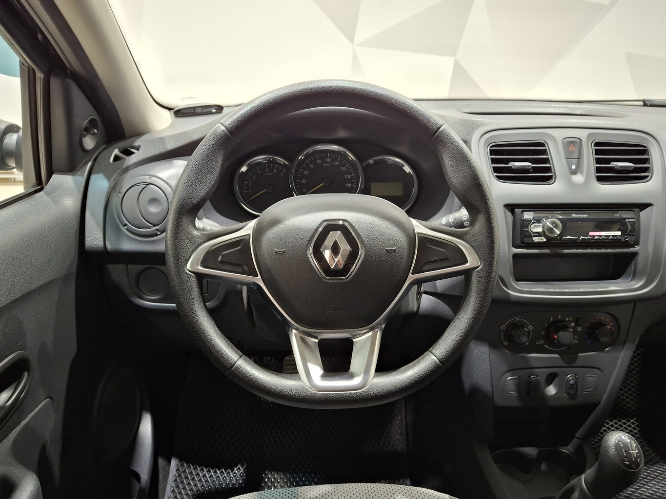 RENAULT SANDERO