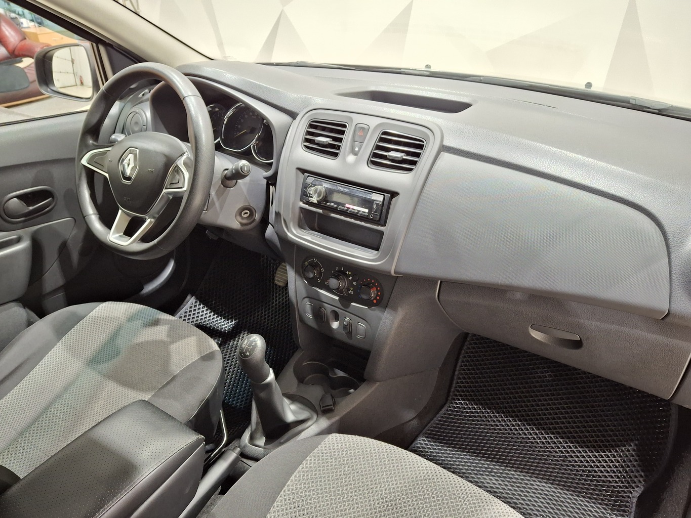 RENAULT SANDERO