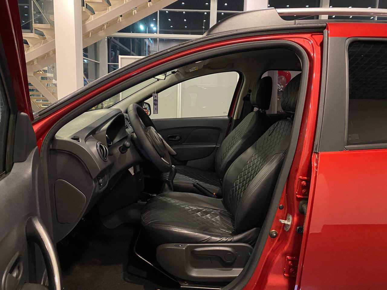 RENAULT SANDERO