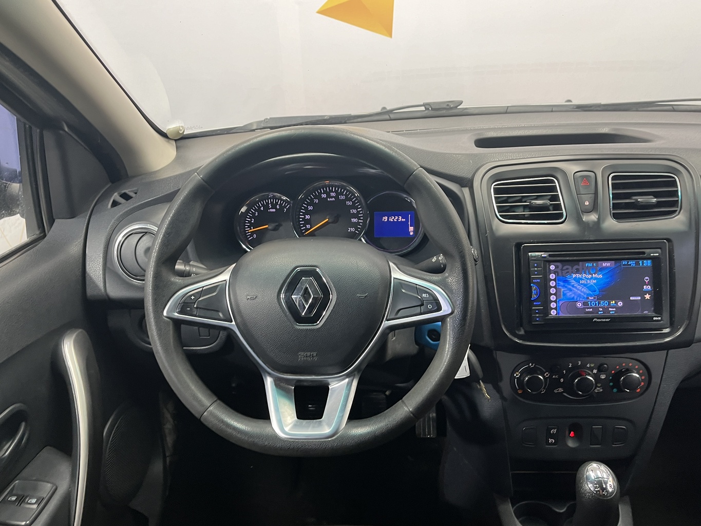 RENAULT SANDERO