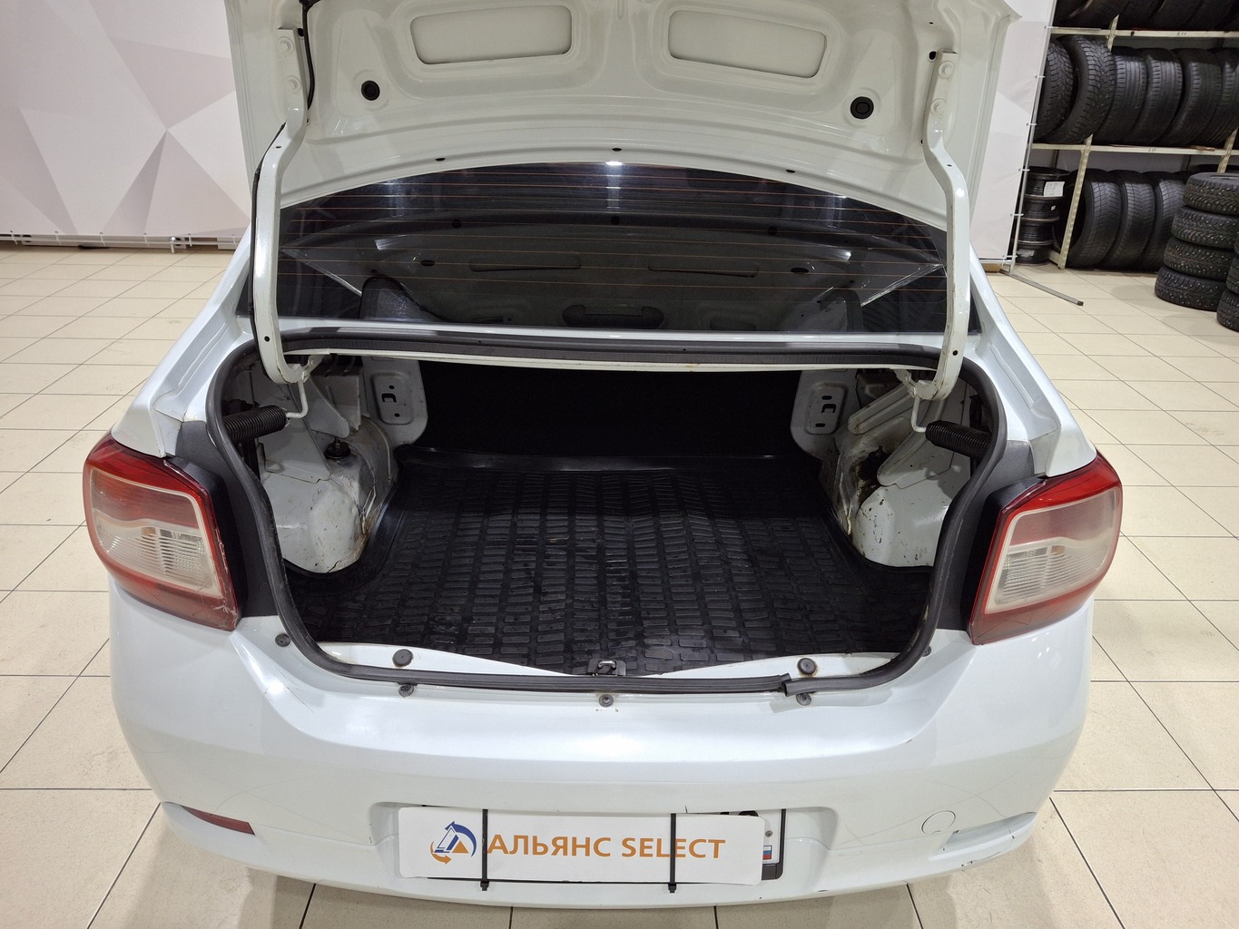 RENAULT LOGAN