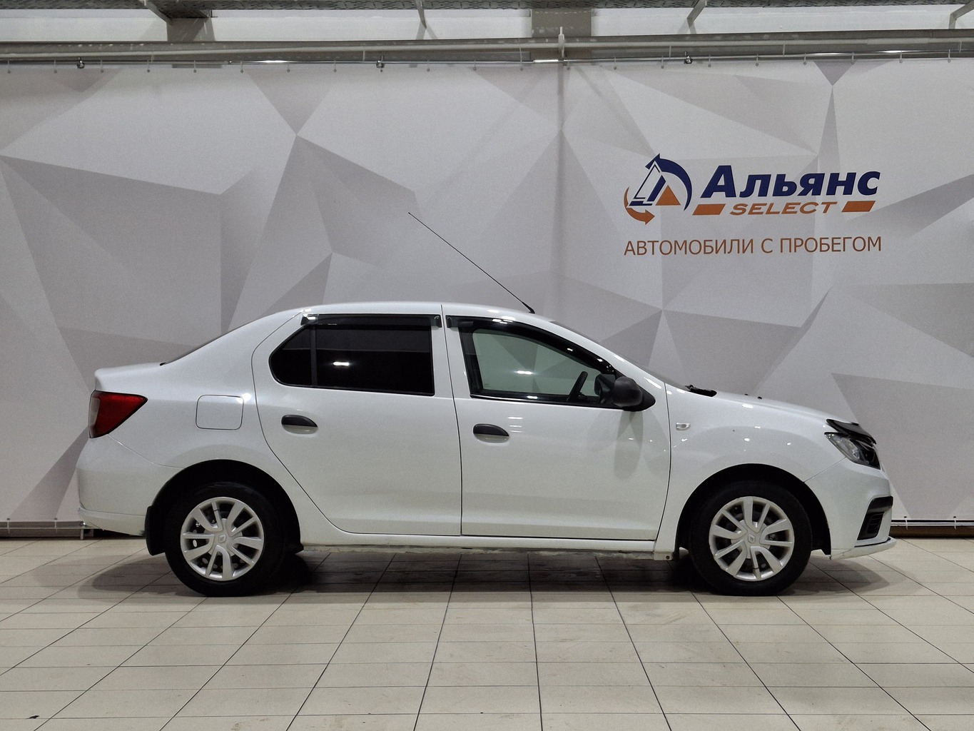RENAULT LOGAN
