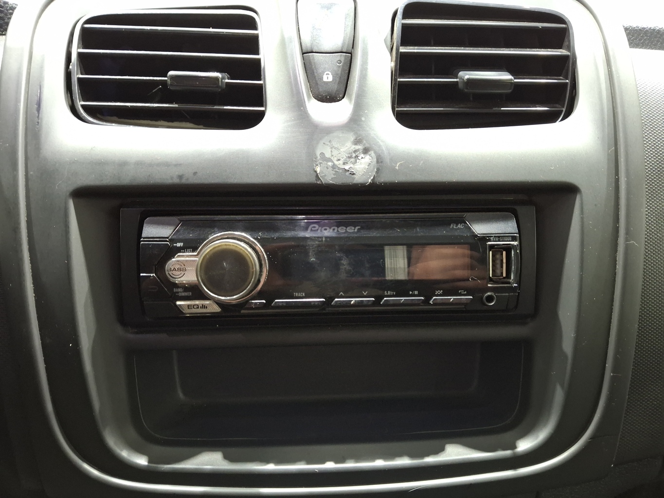 RENAULT LOGAN