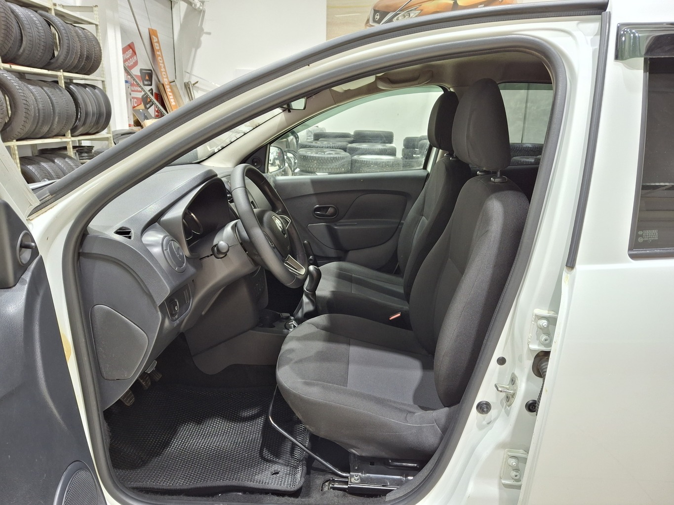 RENAULT LOGAN
