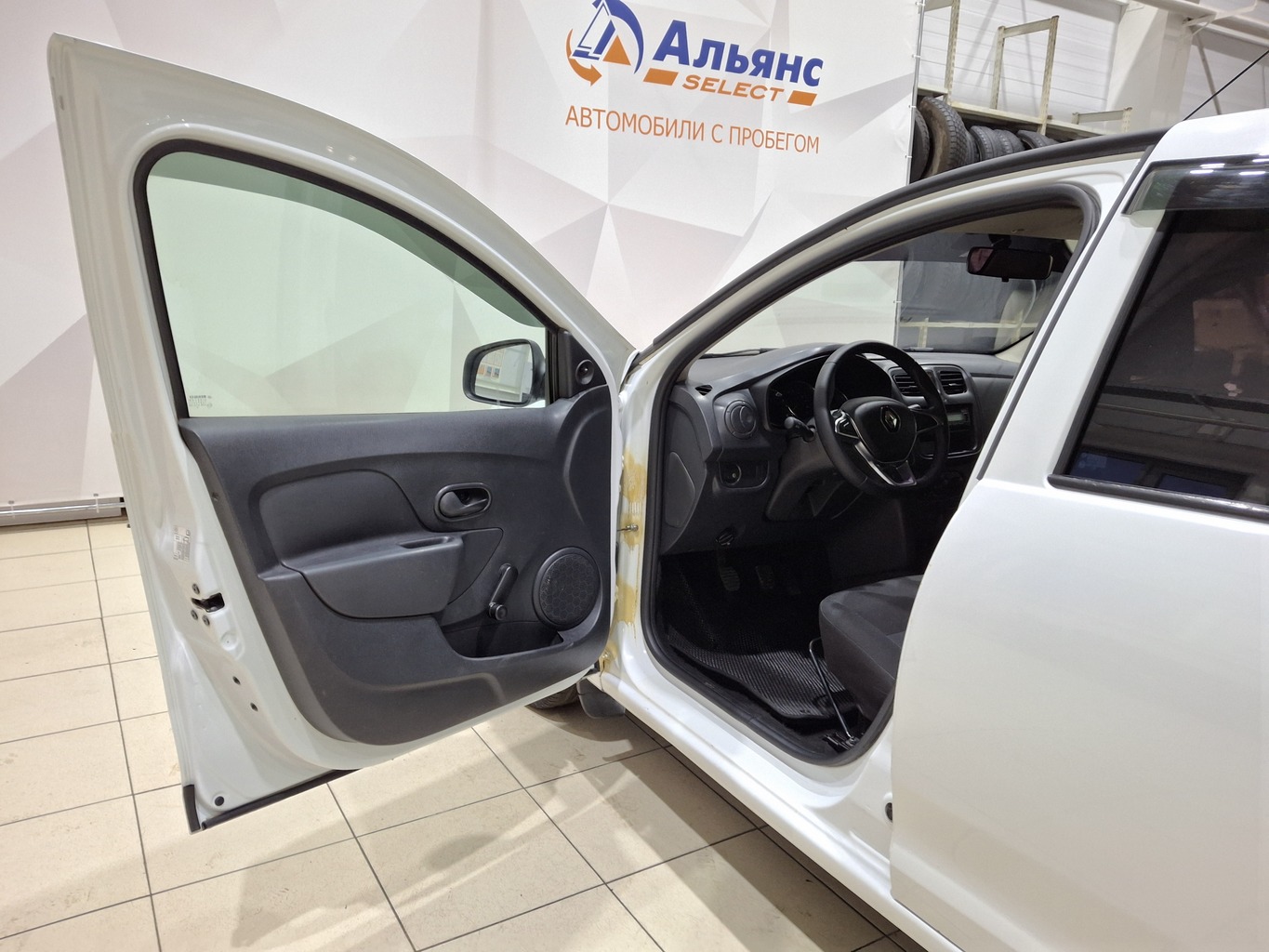 RENAULT LOGAN