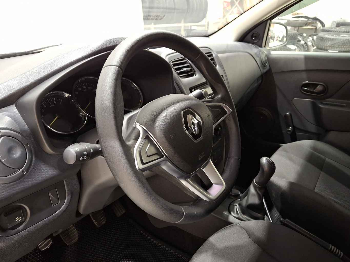RENAULT LOGAN