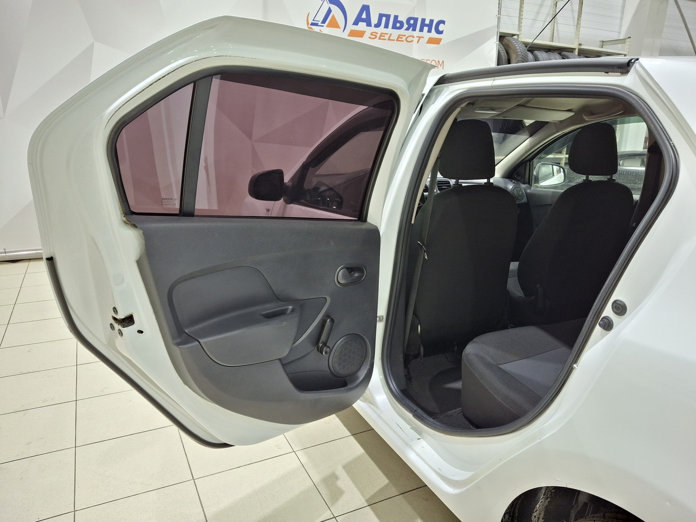 RENAULT LOGAN