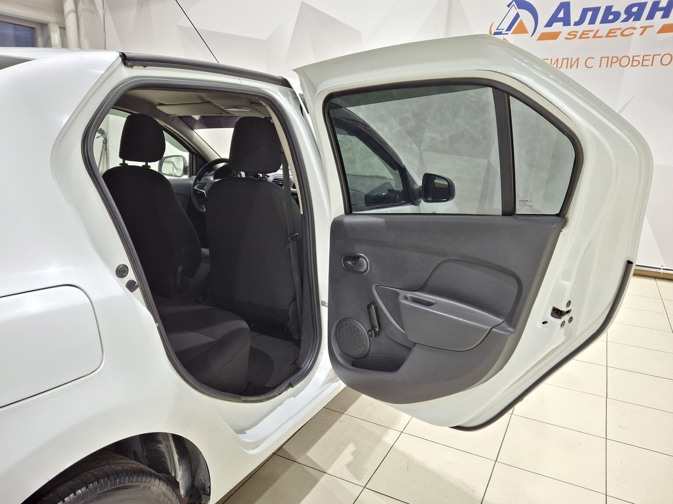 RENAULT LOGAN