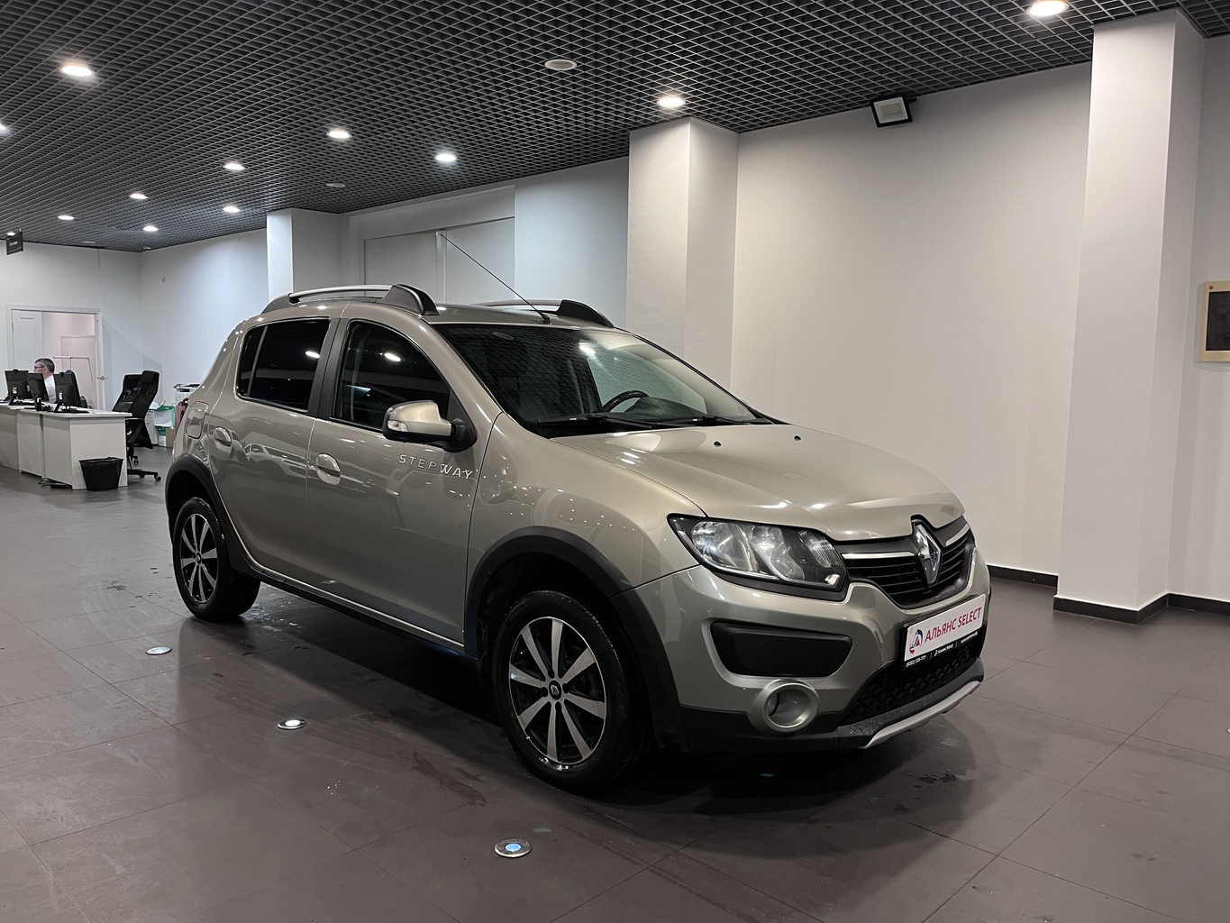 RENAULT SANDERO