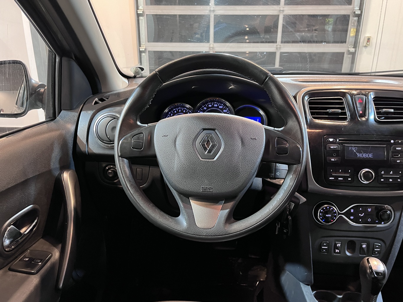 RENAULT SANDERO