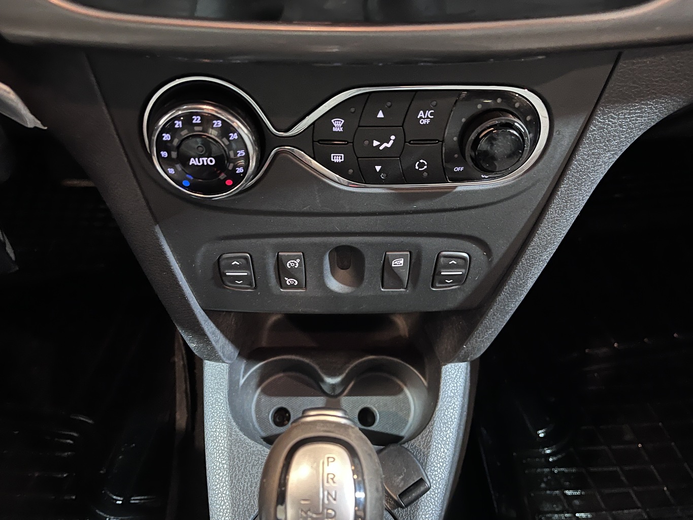 RENAULT SANDERO