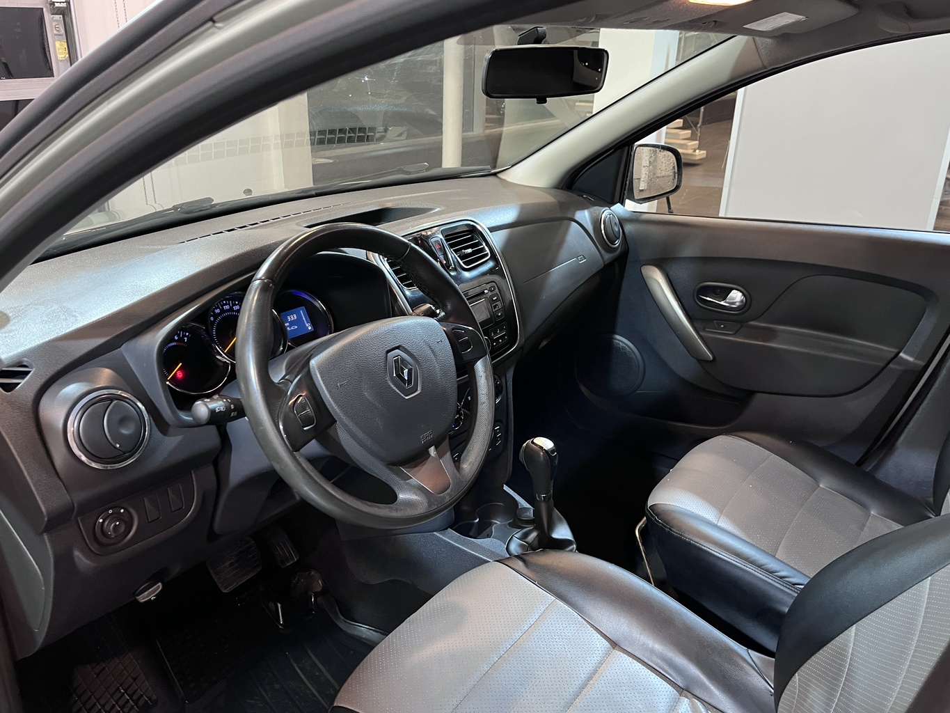 RENAULT SANDERO