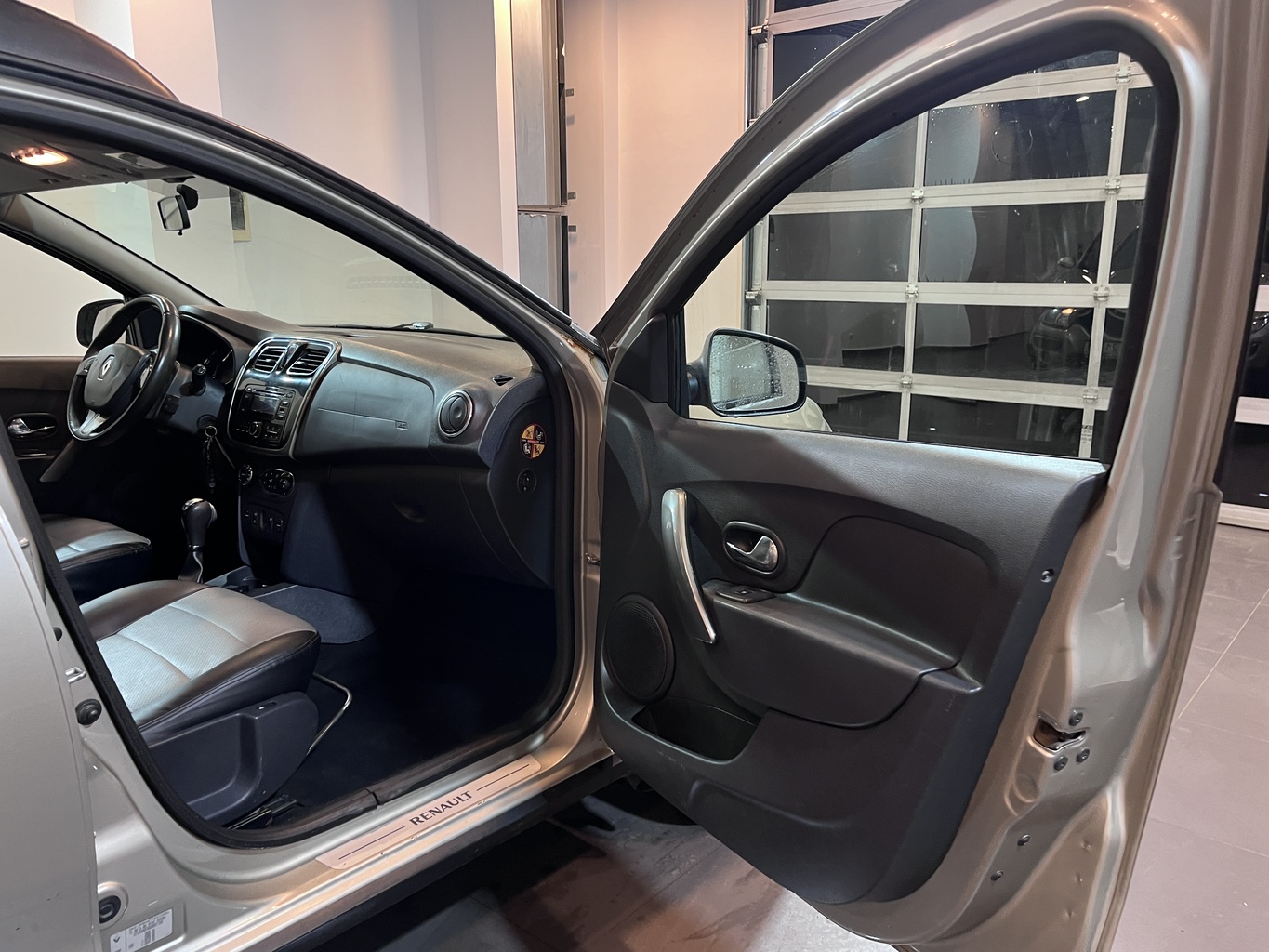 RENAULT SANDERO