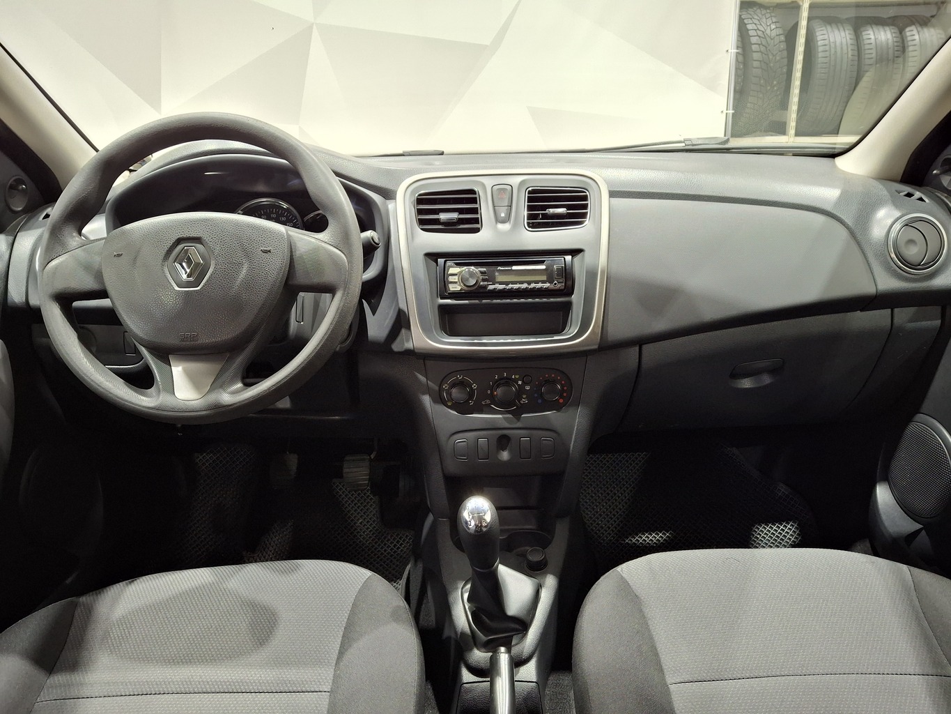 RENAULT LOGAN