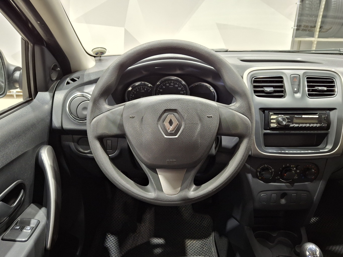 RENAULT LOGAN