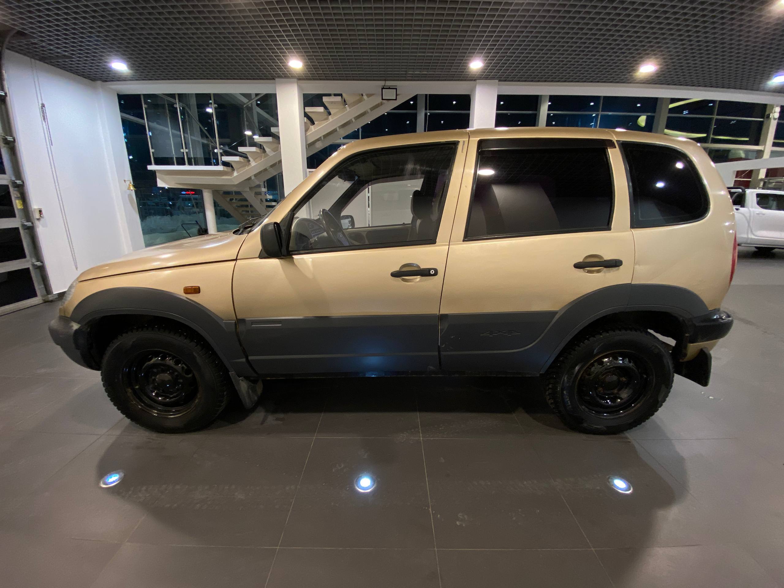 CHEVROLET NIVA