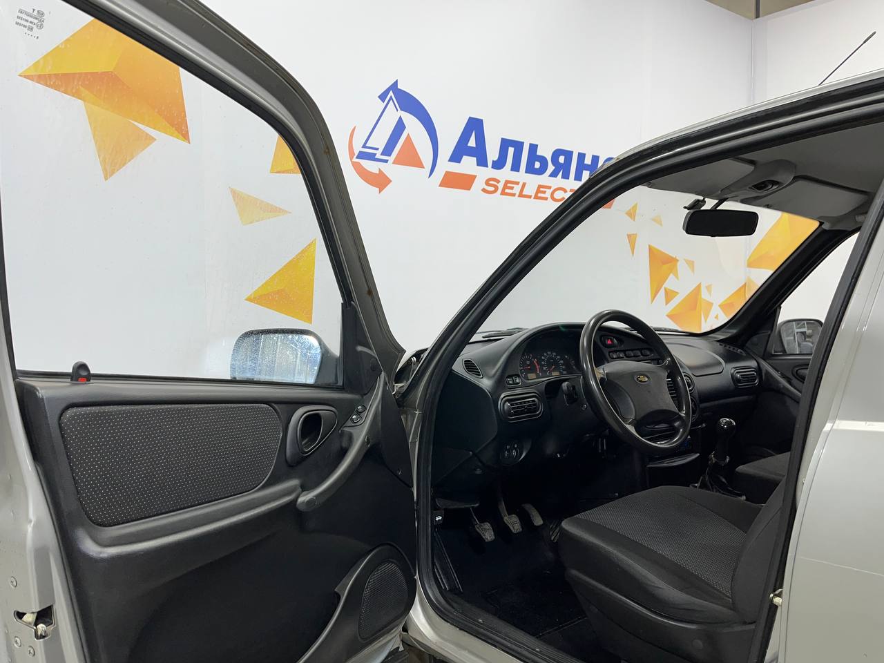 CHEVROLET NIVA