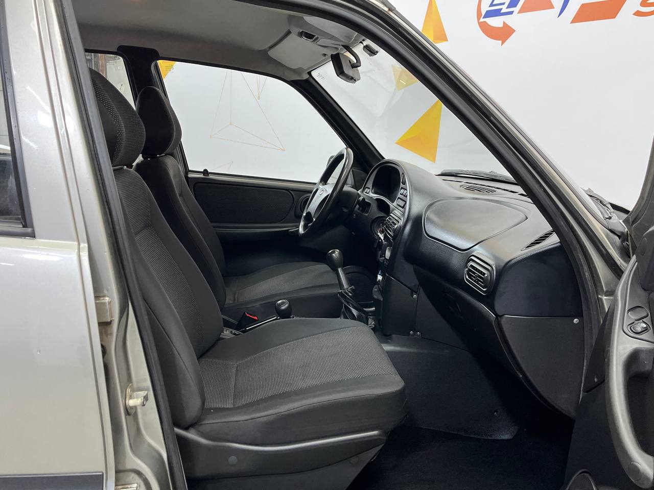 CHEVROLET NIVA