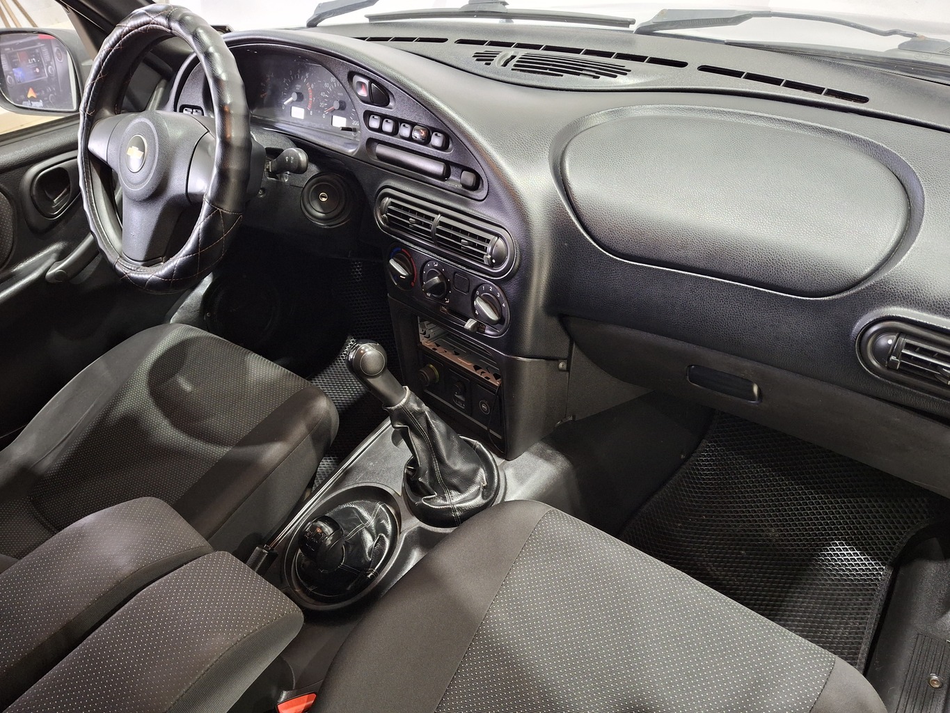 CHEVROLET NIVA