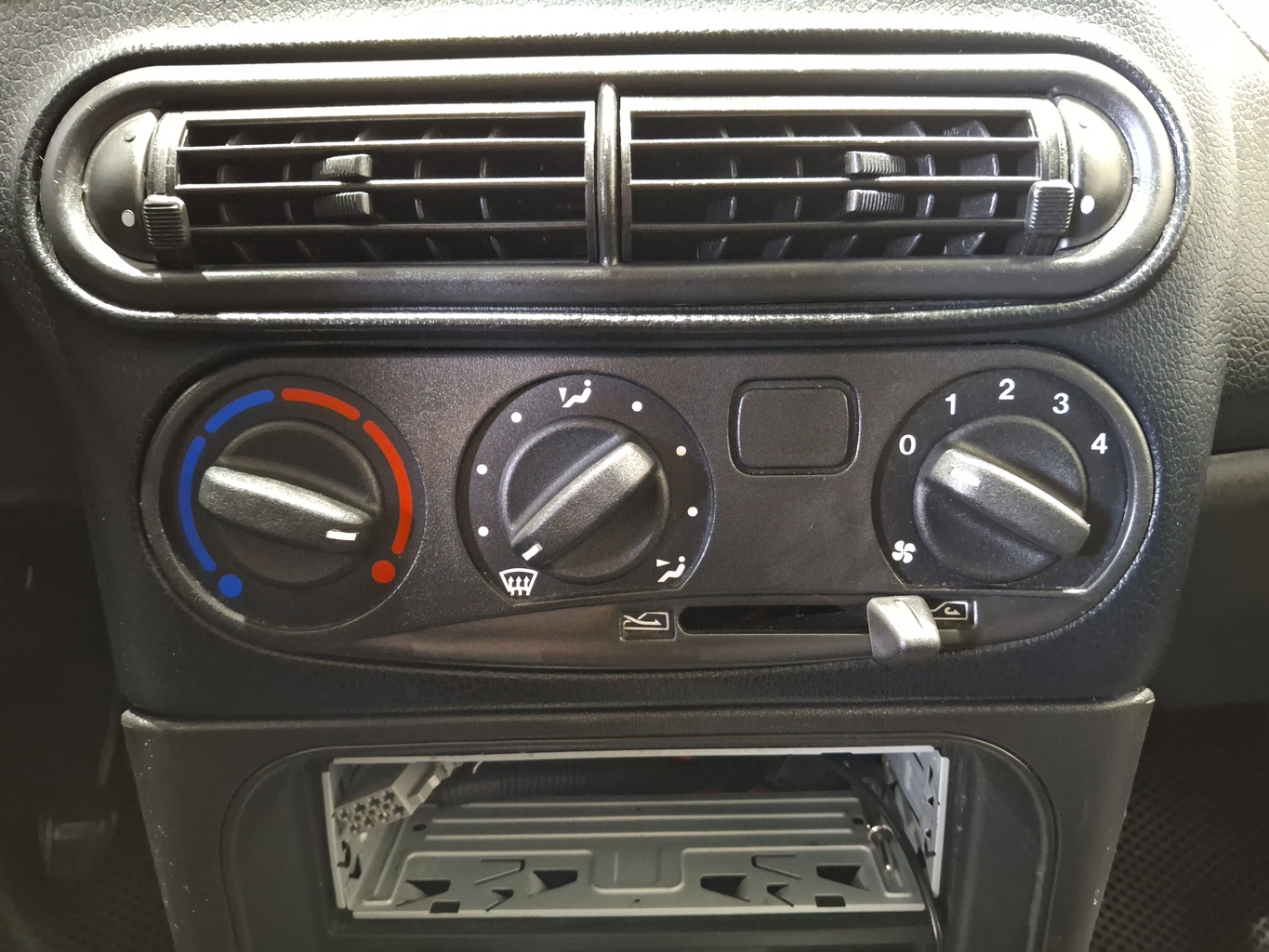 CHEVROLET NIVA