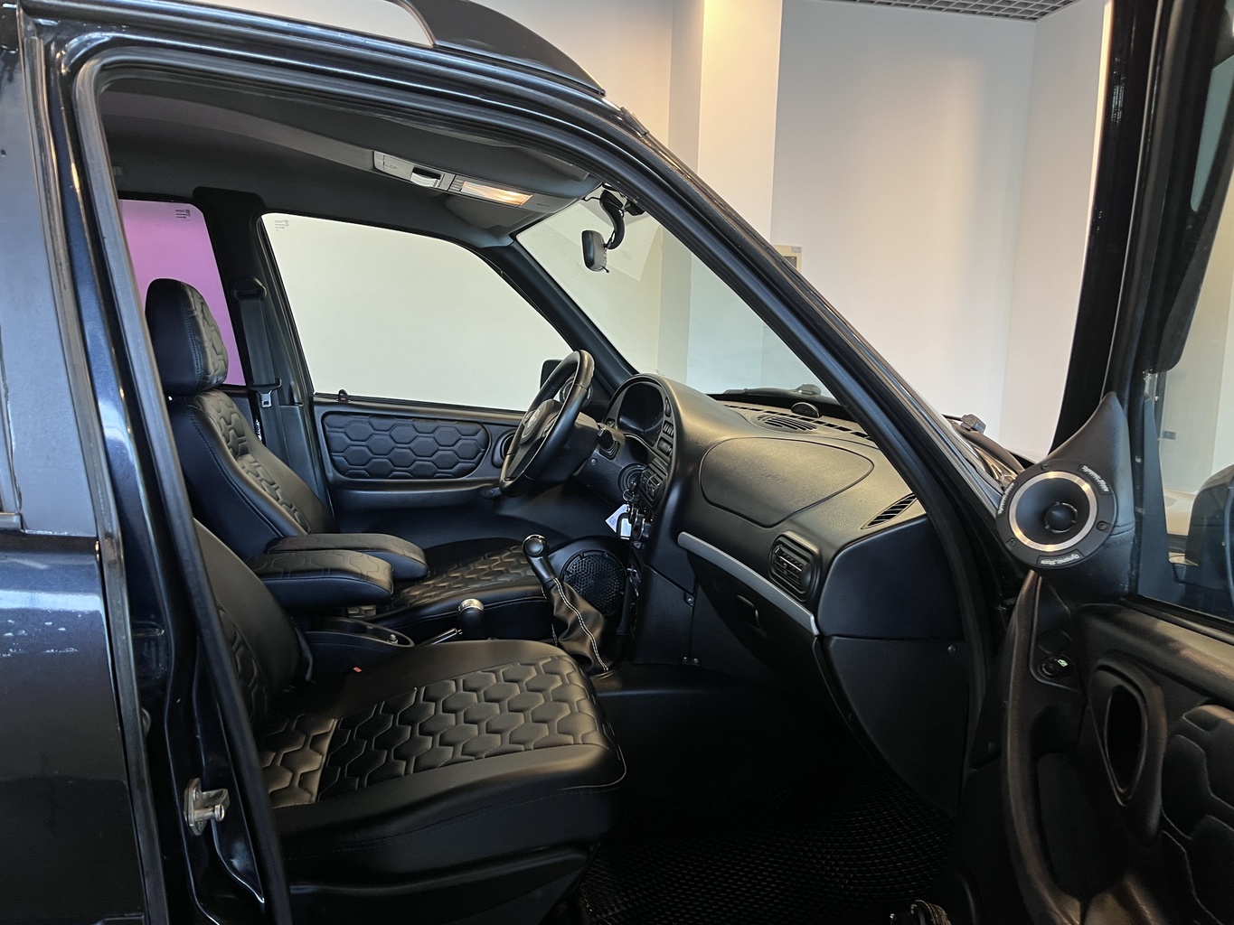 CHEVROLET NIVA