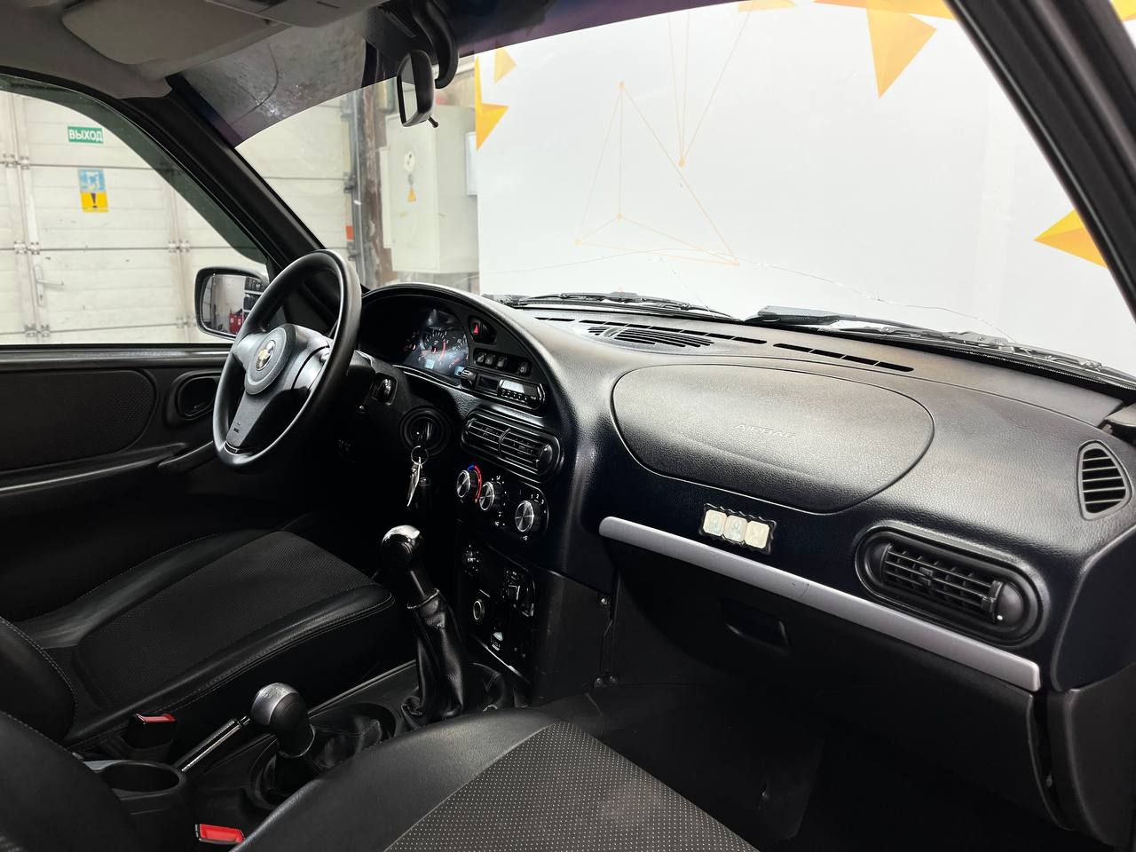 CHEVROLET NIVA