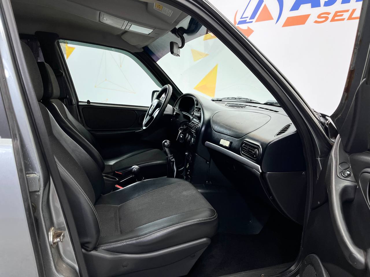 CHEVROLET NIVA