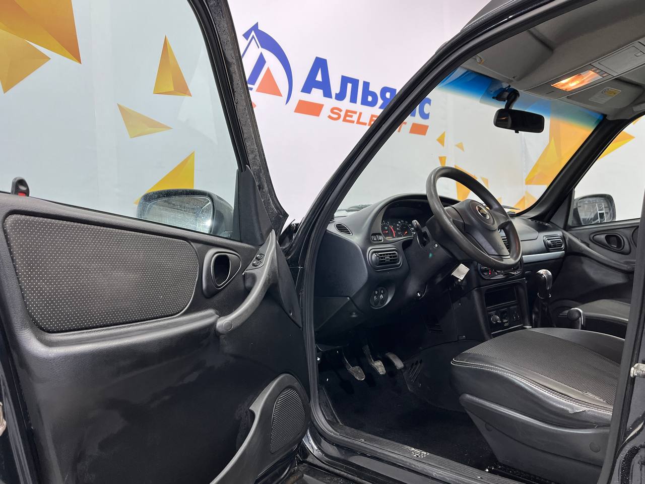 CHEVROLET NIVA