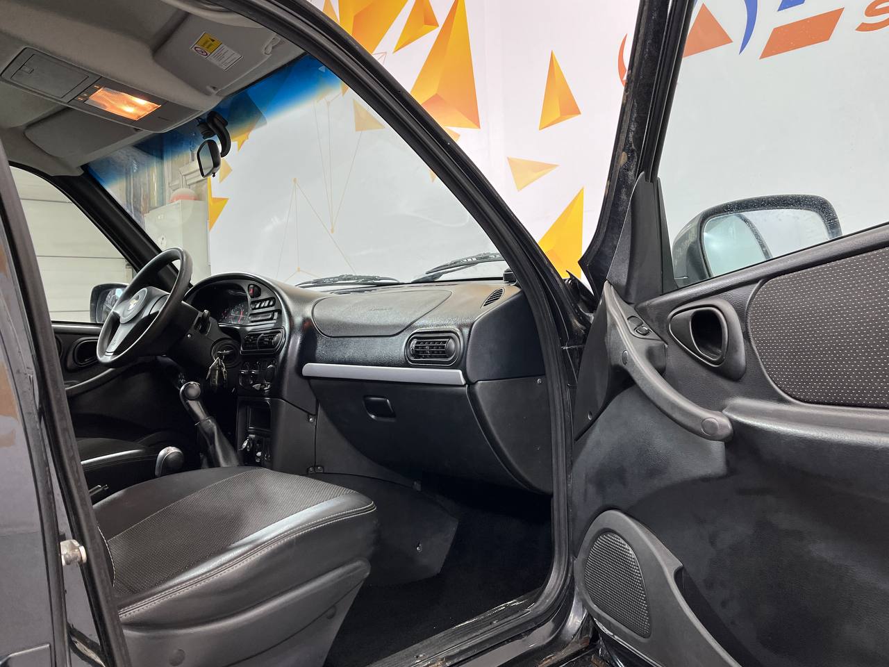 CHEVROLET NIVA