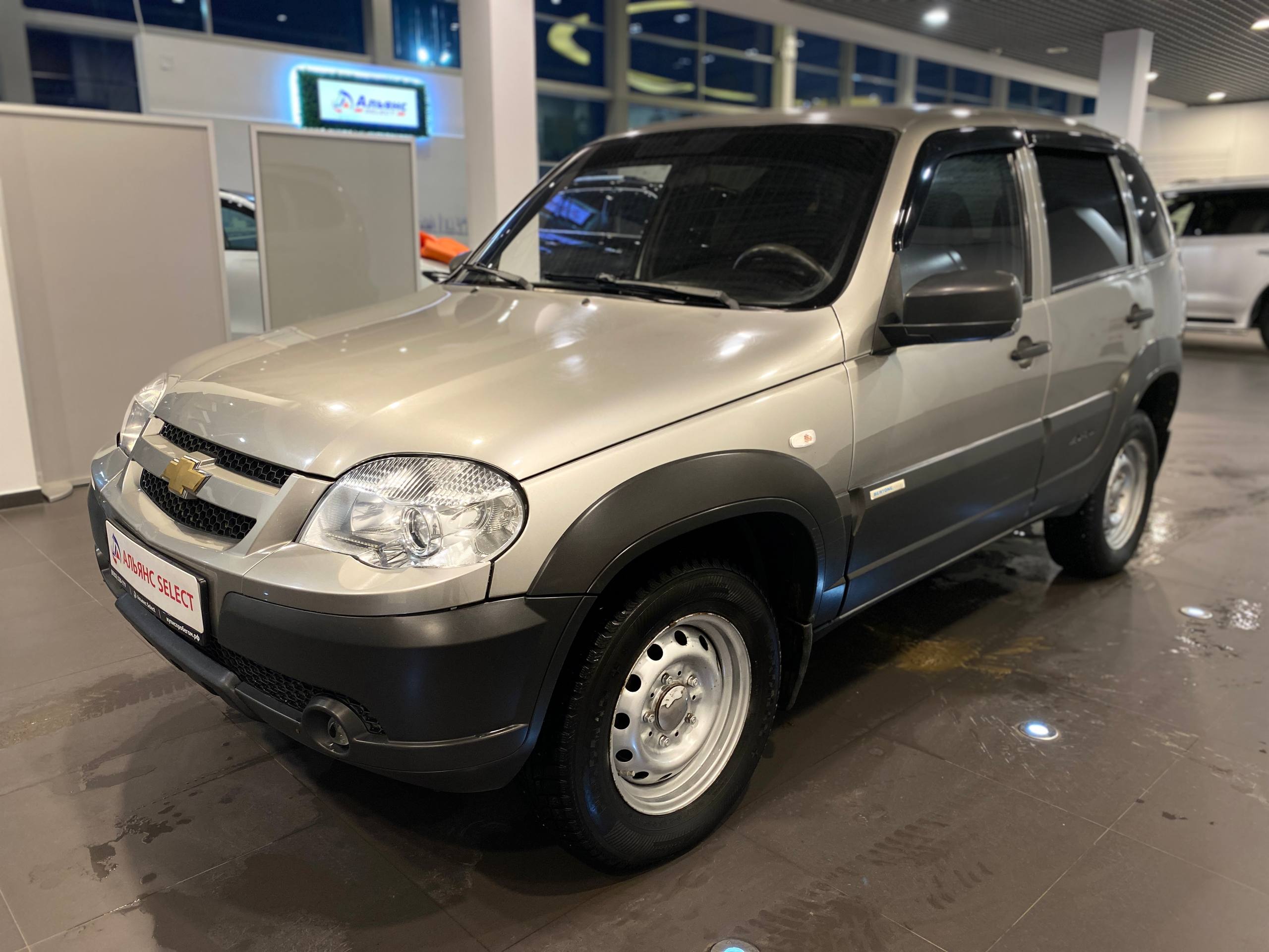 CHEVROLET NIVA