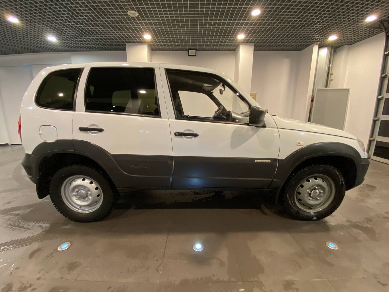 CHEVROLET NIVA