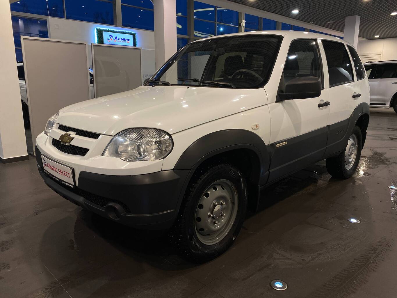 CHEVROLET NIVA