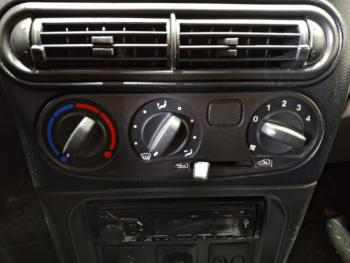 CHEVROLET NIVA