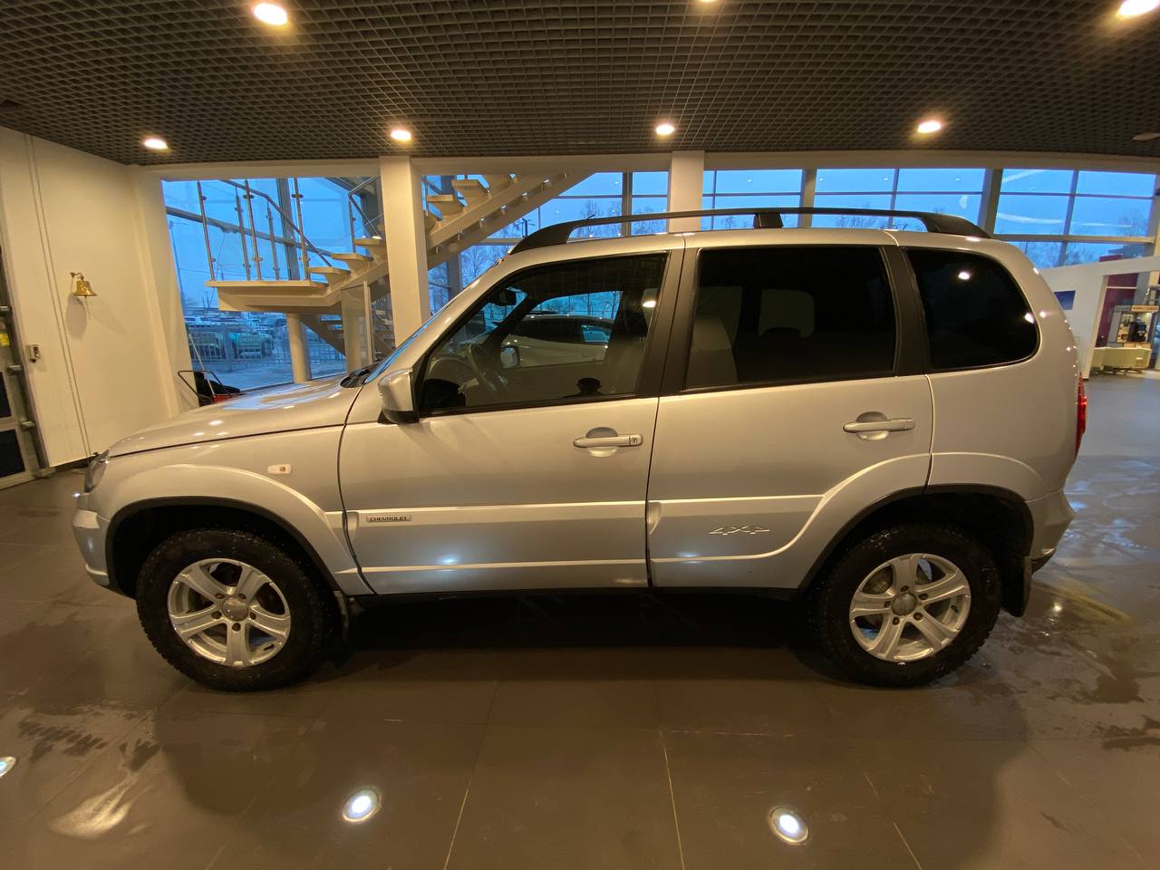 CHEVROLET NIVA