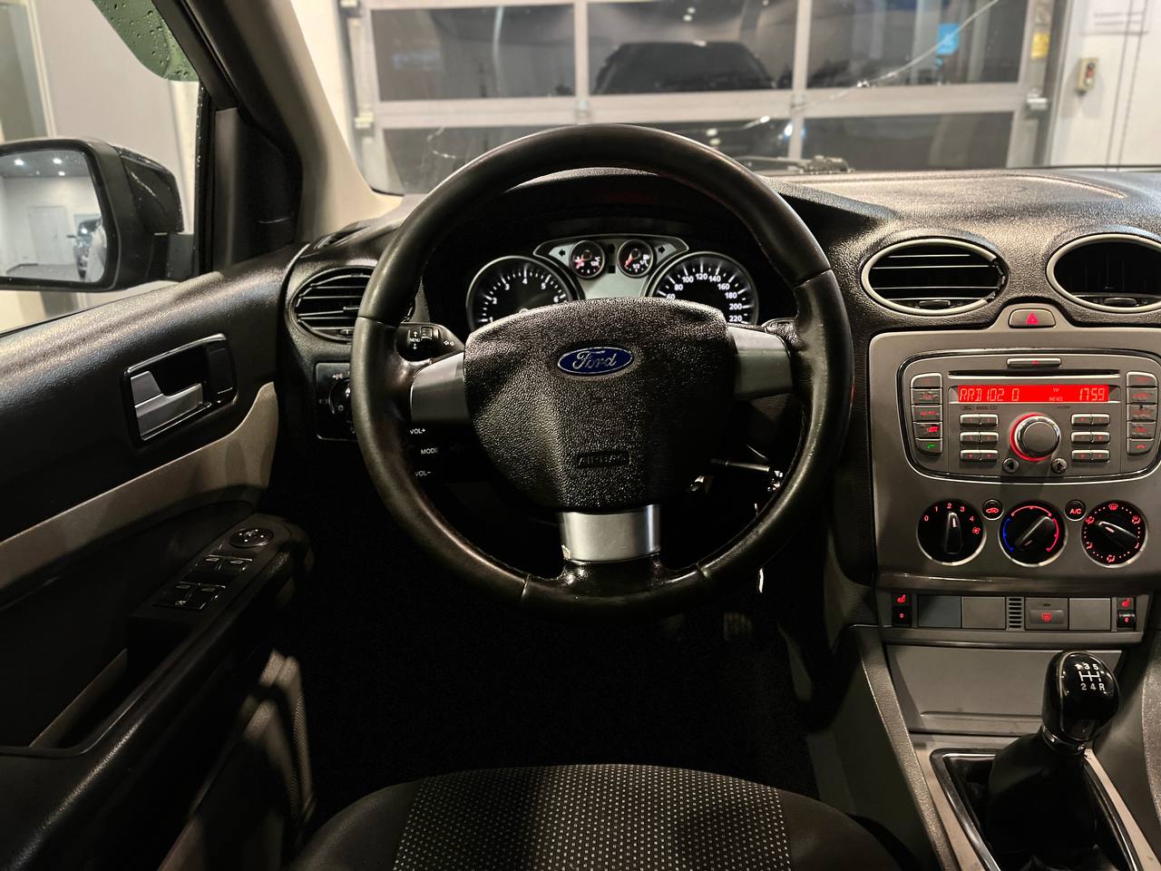 FORD FOCUS